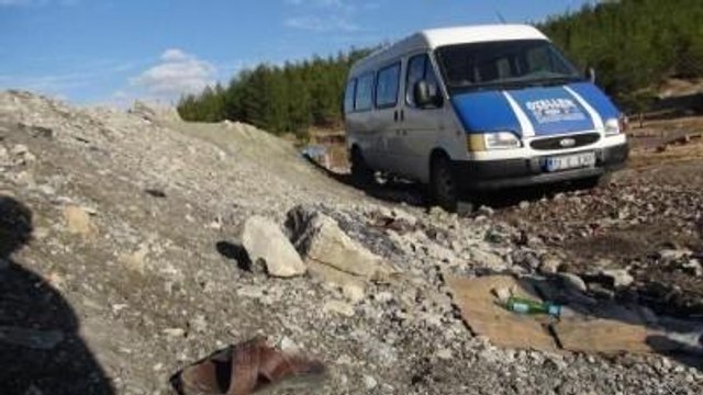 İşçiler Öldü, Servis Minibüsü Maden Önünde Bekliyor
