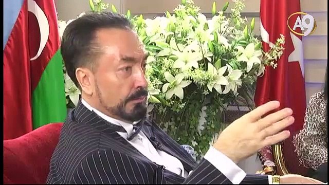 Adnan Oktar: Ülkenin bütünlüğü için eğitimin Türkçe olması gerekir.