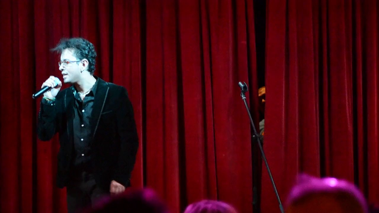 Julien Bonnemain chante "angel" 05 12 2014