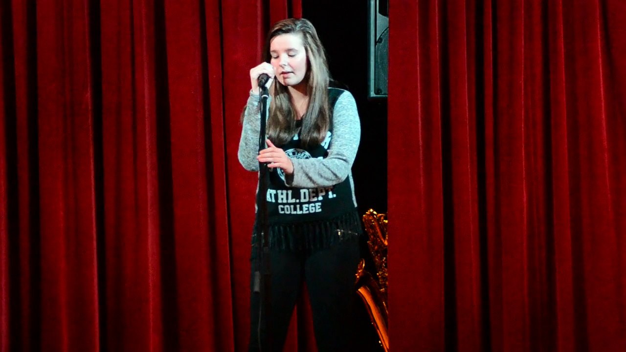 Lola Reva chante "puisque tu pars" 05 12 2014