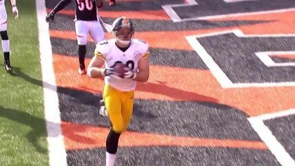 Roethlisberger delivers touchdown pass to Heath Miller