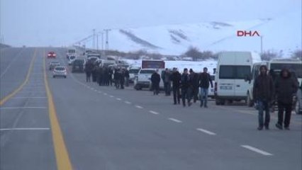 Yüksekova' da Cenaze Gerginliği