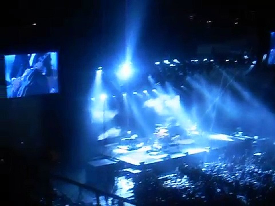 Elton John - Barcelona December 2014 - Intro (worst sound ever)