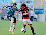 Com goleiro expulso, Flamengo empata com Grêmio