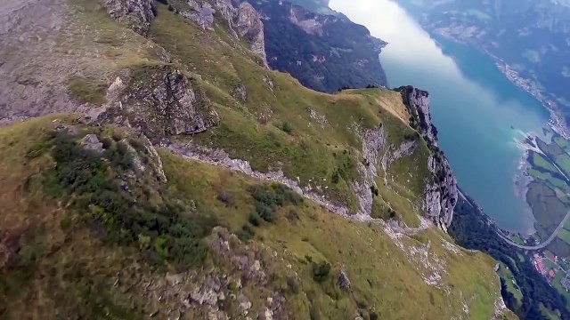 Vol en Wingsuit magique : Slalomer entre les sapins et raser le sol en Base Jump