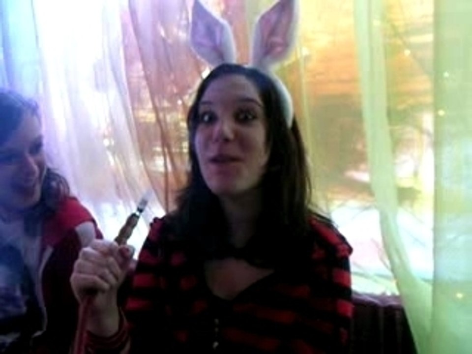 Lapin qui fume un narguilé