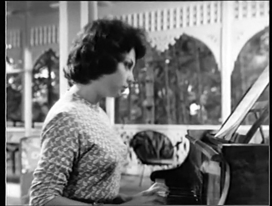 Uzat Dudaklarını Öpeyim - Zeki Müren (Belgin Doruk & Zeki Müren)