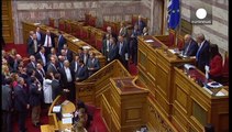 پارلمان یونان با اختلافی ناچیز بودجه سال ۲۰۱۵ میلادی را تصویب کرد