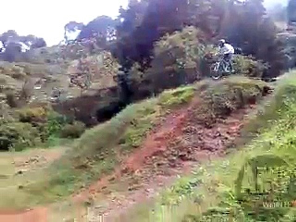 [+18 ~ Sexy Funny Girl]Faceplant on the jump - Fails World