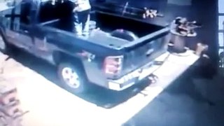 [+18 ~ Sexy Funny Girl]Truck Clean Up Fail ! - Fails World