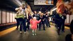 New York metrosunda küçük kızın dansı izlenme rekoru kırıyor - Coyote & Crow at Bedford Ave.