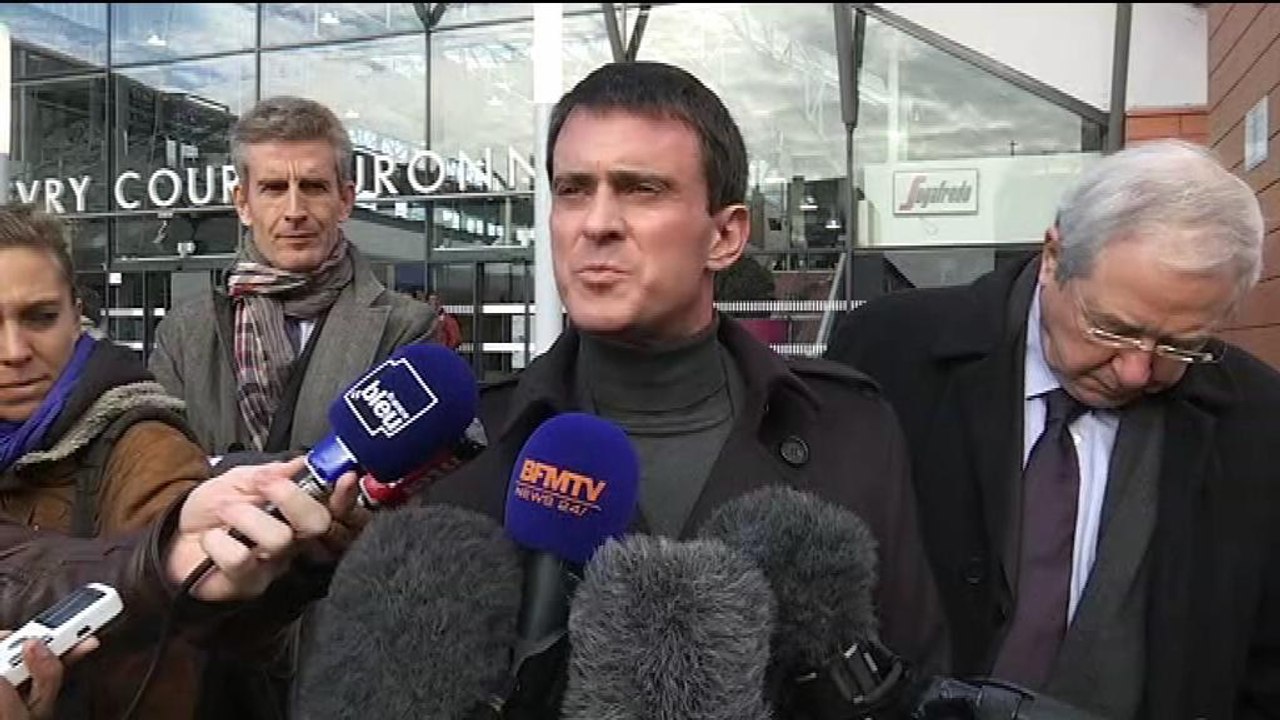 Photo de Hollande: Valls appelle au "respect du président"