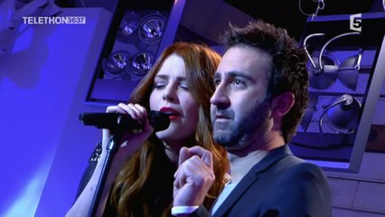 Elodie Frégé et Mathieu Madenian en duo sur "Fever" - C à vous - 05/12/2014