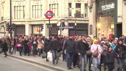 Londra Sokaklarında Noel ve Yılbaşı Heyecanı