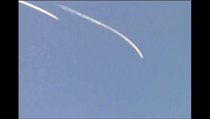 İsrail'in Şam'a saldırısı amatör kamerada