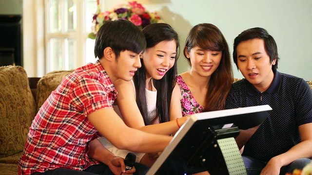 công ty chuyên sản xuất phim tự giới thiệu doanh nghiệp