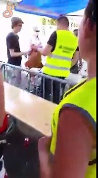 Comment se faire toucher Popole par les filles canons des festivals!