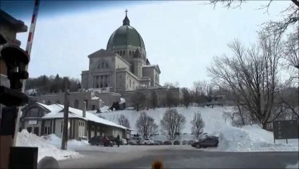 Driving in Montreal by a beautiful Winter Day,Mount-Royal Mountain,Saint-Joseph Oratory.