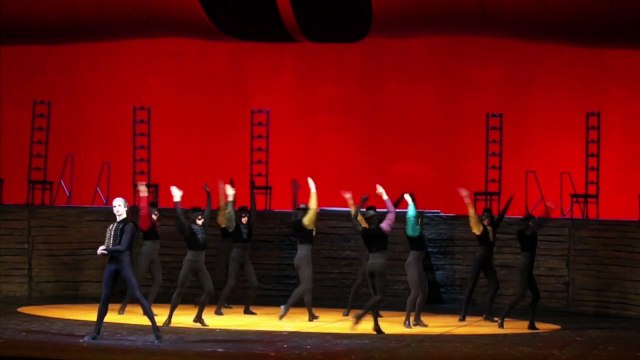 Bolshoi russo dança por crianças ucranianas