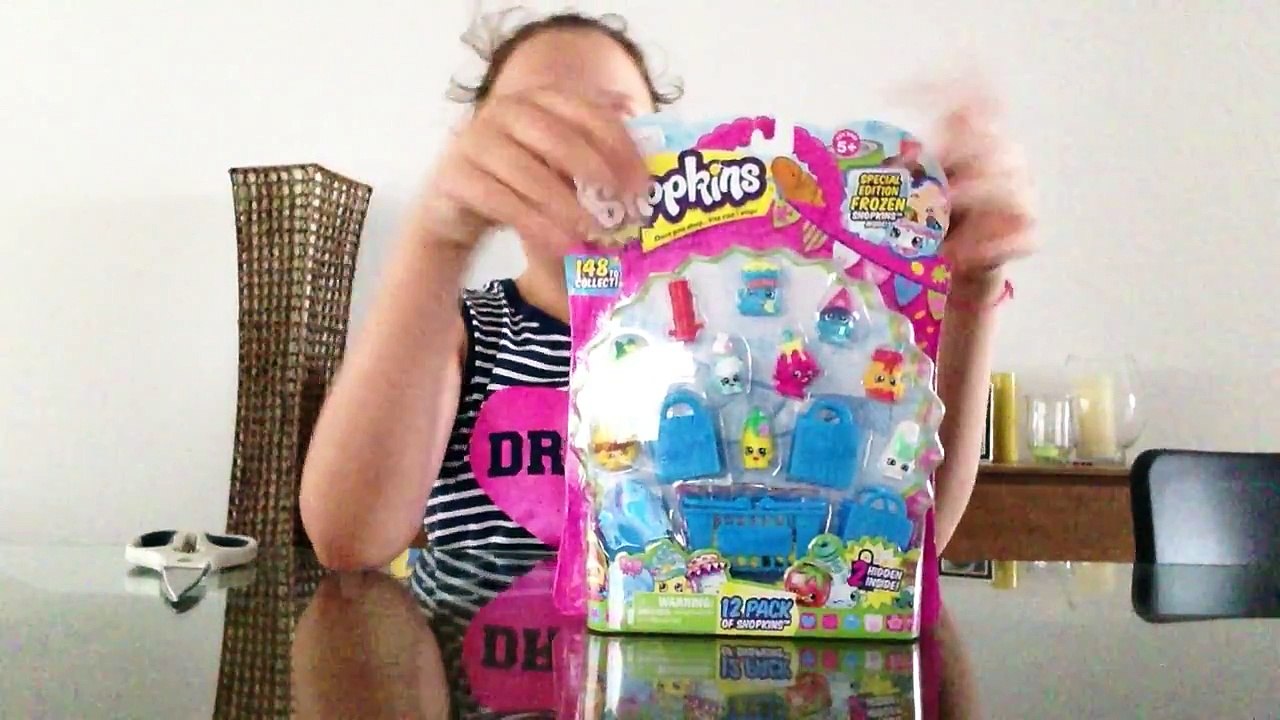 Opening SHOPKINS 12 PACK !!