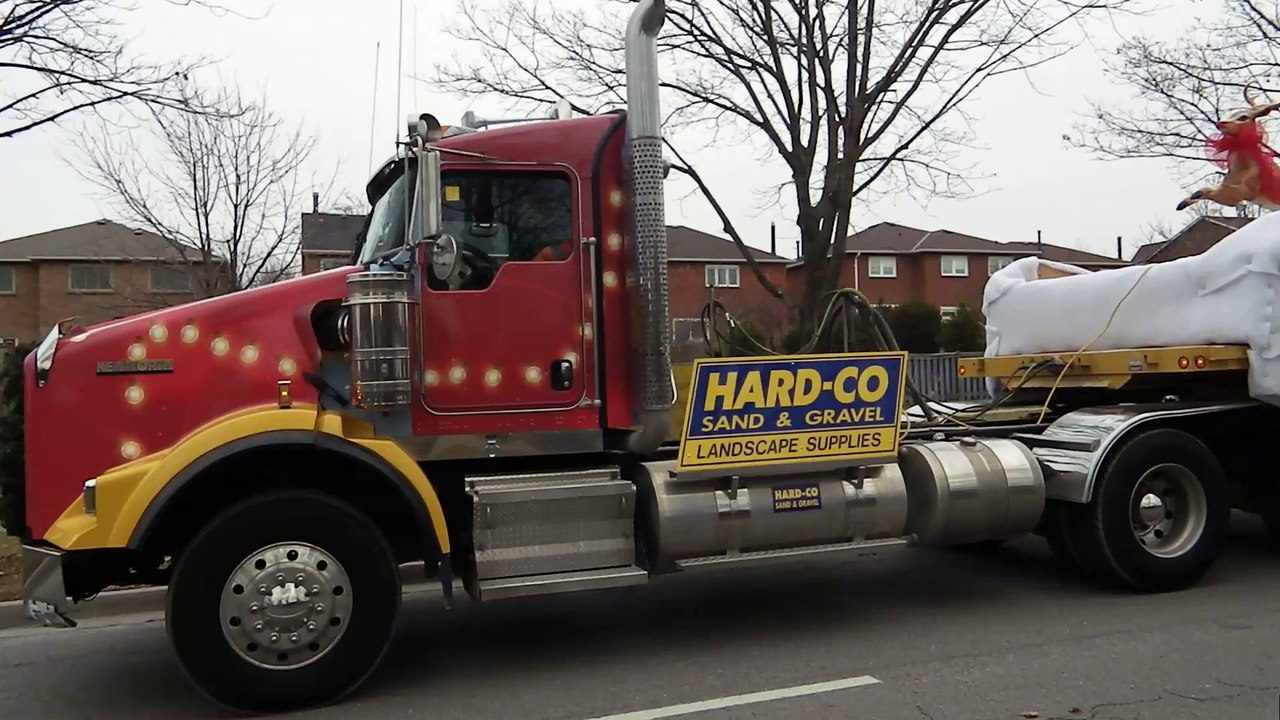 SANTA'S NEW SLEIGH
