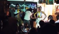 Hola Cuba: performance artistique de David Muguercia avec 2 danseurs de Korimakao sur le thème de la culture yoruba de Cuba