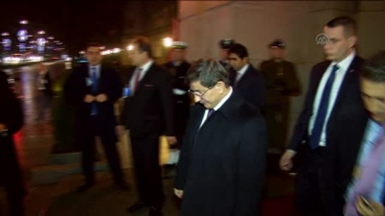 Polonyalı Sanatçılardan Davutoğlu'na İstiklal Marşı ve Mehter Marşı Sürprizi