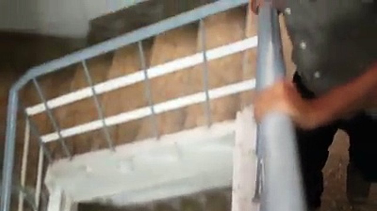 When the lift doesn't work by Bekaar Vines