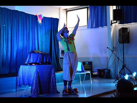 Spectacle enfant Bretagne Brest Magicien Pere Noel