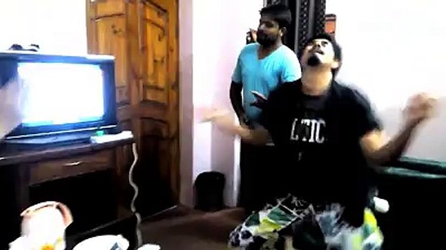 Some people be like by Bekaar Vines