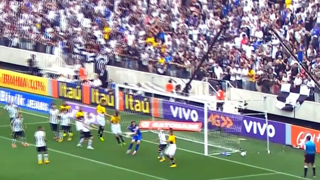 Brasileiro: Youngster mit Traum-Hackentor