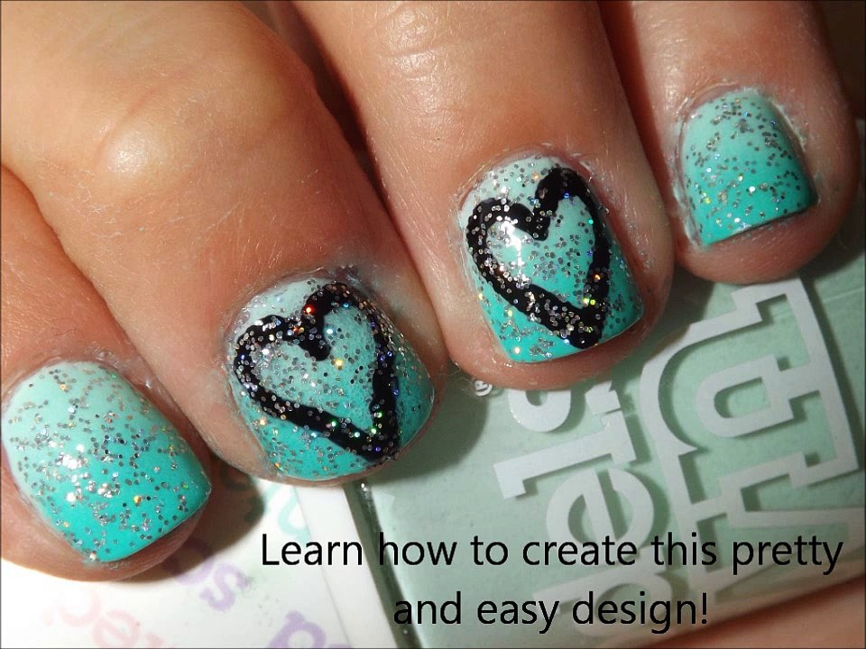 ▶ 2 Ombre Nails with Black Hearts