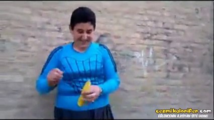 Mısırı 4 Saniyede Gömen Çocuk