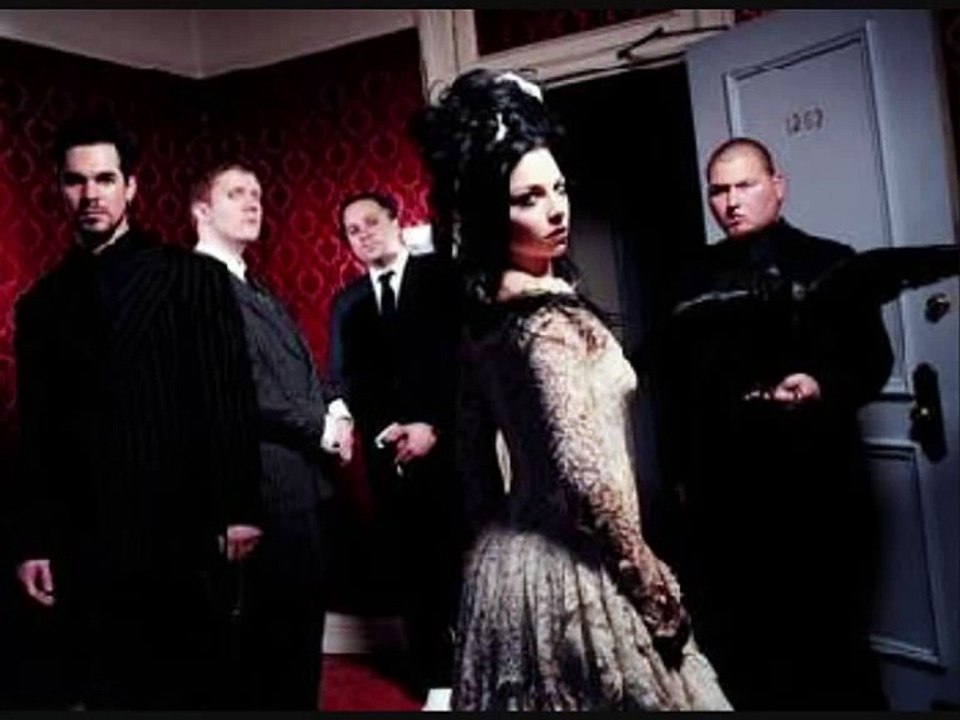 Everybodys fool - Evanescence Lyrics