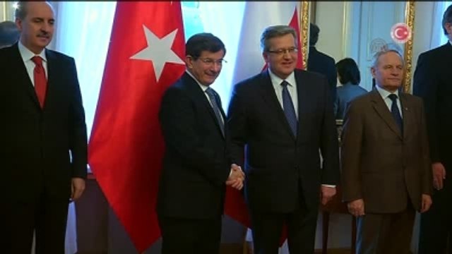 Davutoğlu, Polonya Cumhurbaşkanı Bronislaw Komorowski ile Görüştü