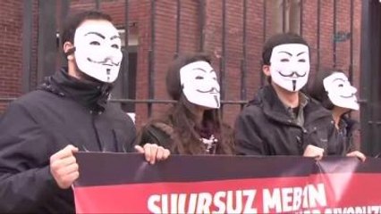 Milli Eğitim Bakanlığı Binalarında Zincirli Eylem