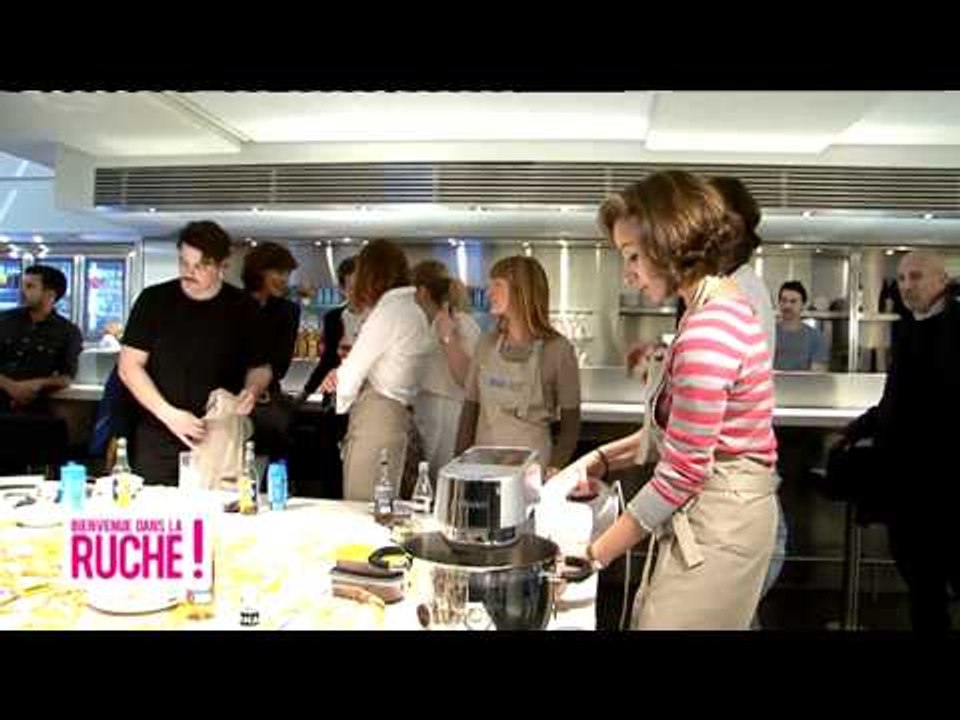 Bienvenue dans la Ruche ! - La Ruche en ébullition : shooting en robe de mariée et cuisine avec Inès de la Fressange