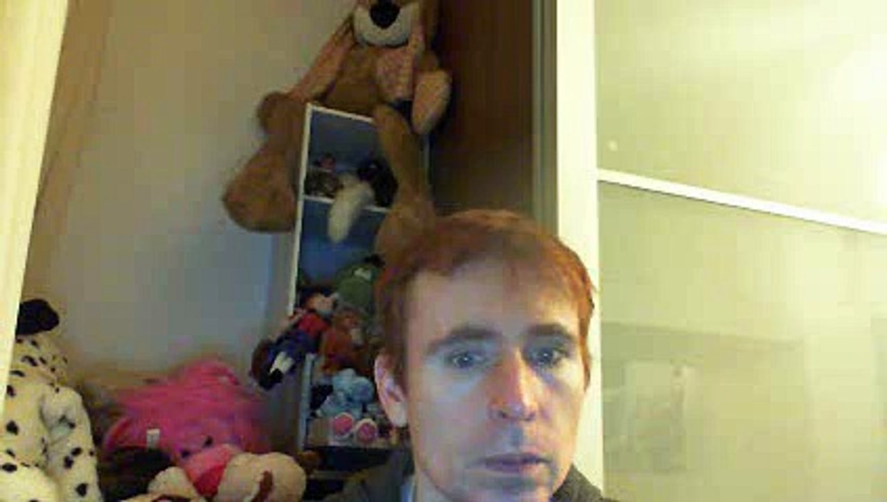 Wiwi égratigne "Karen" des Little Rabbits