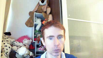 Wiwi égratigne "petite mère" de Leny Escudero