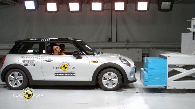 Yeni MINI Cooper euroncap çarpışma-güvenlik testi