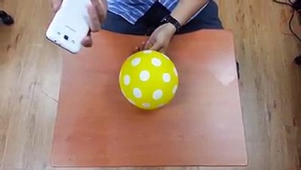Bir dakika içinde Balondan cep telefonu kılıfı yapın
