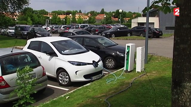 Véhicules électriques : Bolloré propose l'installation de 16 000 bornes supplémentaires