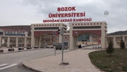 Kazada Ölen Arkadaşları İçin Yol Kapattılar