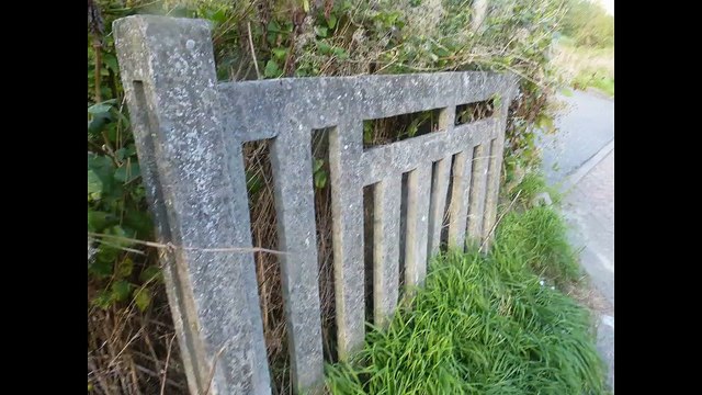 MICHEL BOUTET : Mais où sont passés les garde-barrières ? (paroles et musique : Michel Boutet)