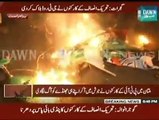 PTI Dharna- PTI Workers burnt own flag to creat mess