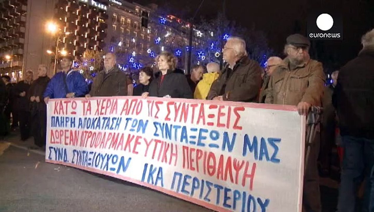 Grecia: pensionati in piazza contro i tagli dovuti all'austerity