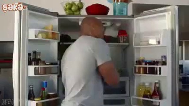 Dwayne Johnson'ın Süt Reklamı