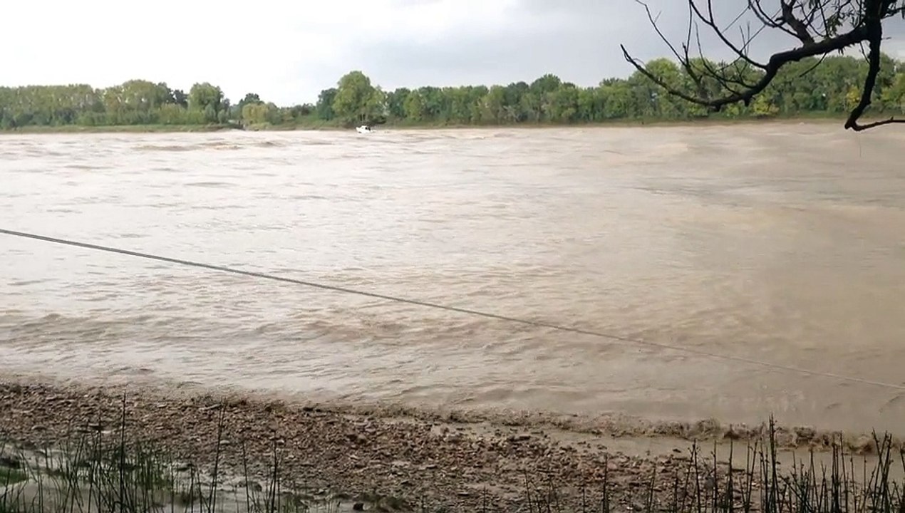WIKHYDRO : observation du mascaret Saint-Pardon - Port de Vayres septembre 2013