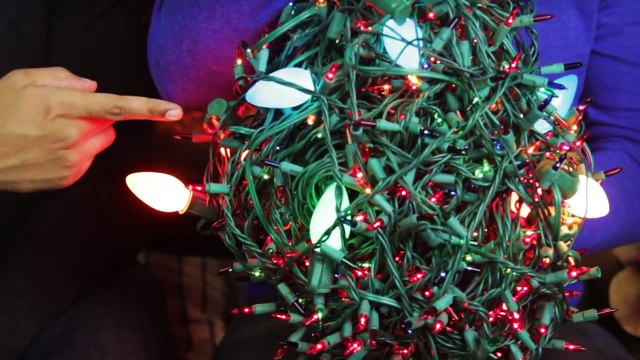 Aura - Les premières boules de décoration de Noël connectées