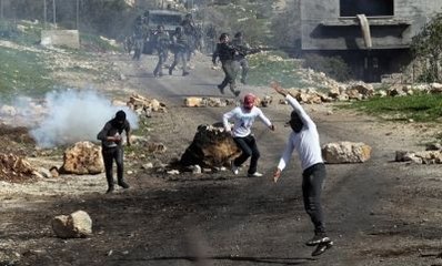 Batı Şeria'daki Gösterilerde Filistinli Bakan Öldü